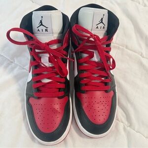 Nike Air Jordan 1 Mid Alternate‎ Bred Toe Sneakers Women's Size 9.5